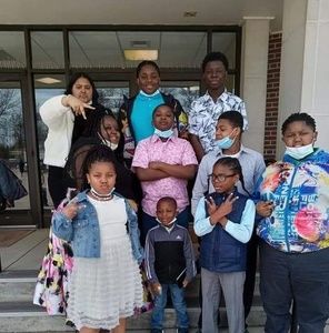 Meet your Posher, Lewis